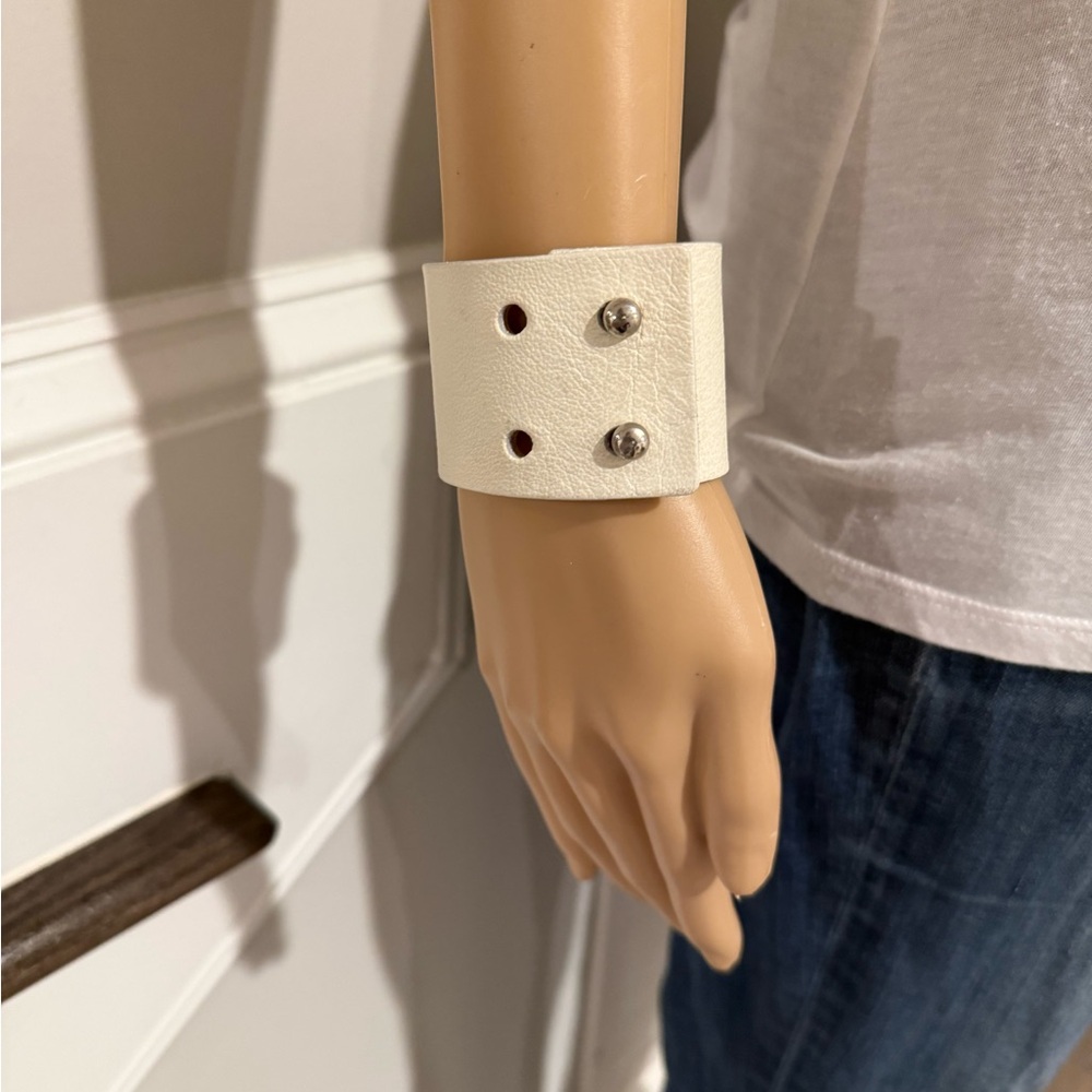 Chic White Cuff Bracelet with Silver Ring - Picture 2 of 4
